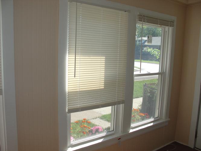 DOUBLE HUNG - THE WINDOW, DOOR  BLIND CENTER